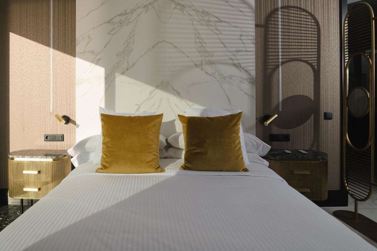 Blue Marina Suites - Boutique Apartments 아리시페 외부 사진