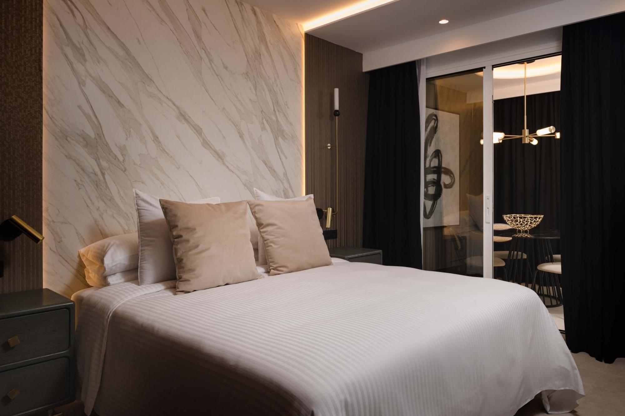 Blue Marina Suites - Boutique Apartments 아리시페 외부 사진
