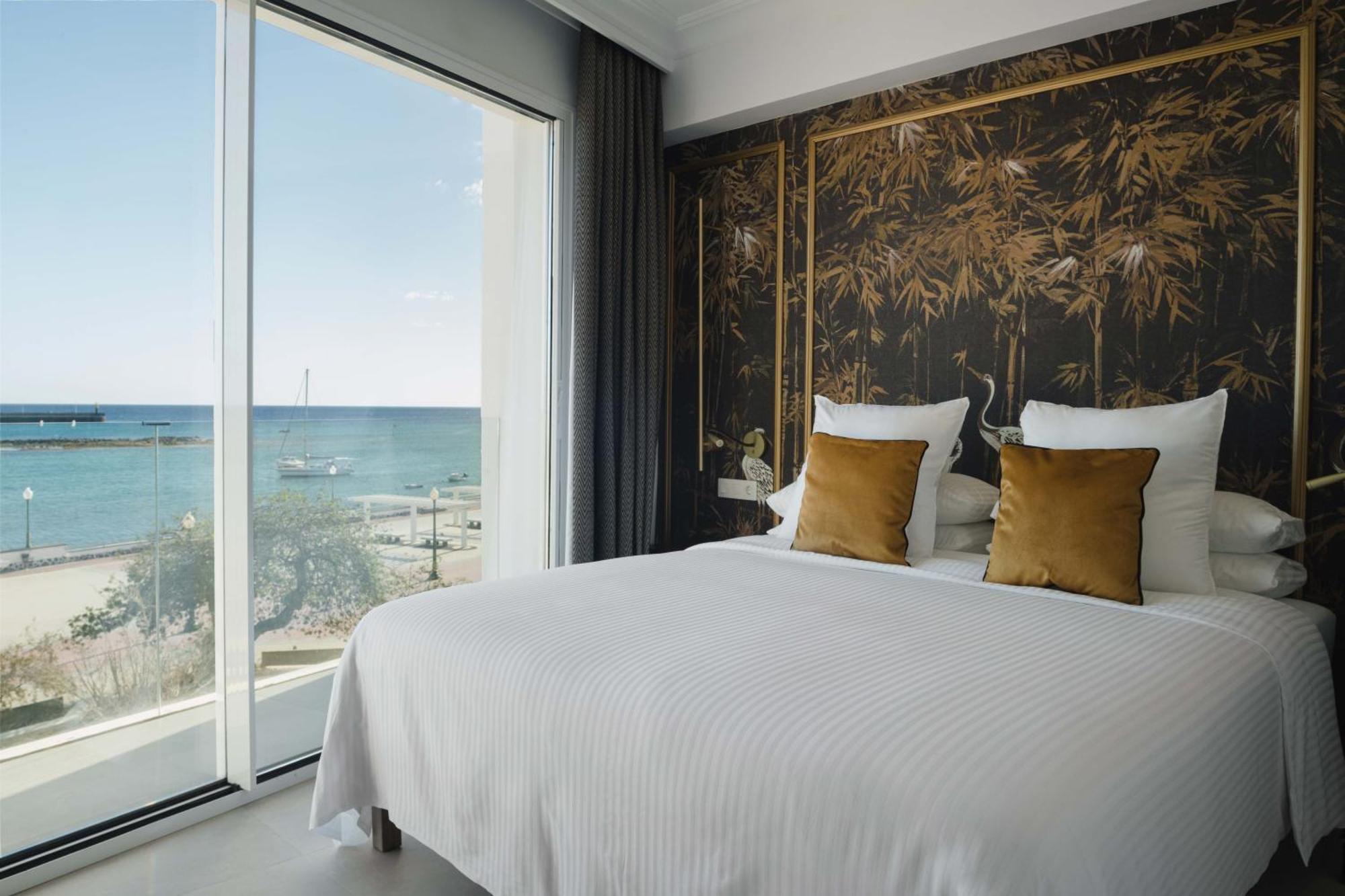 Blue Marina Suites - Boutique Apartments 아리시페 외부 사진