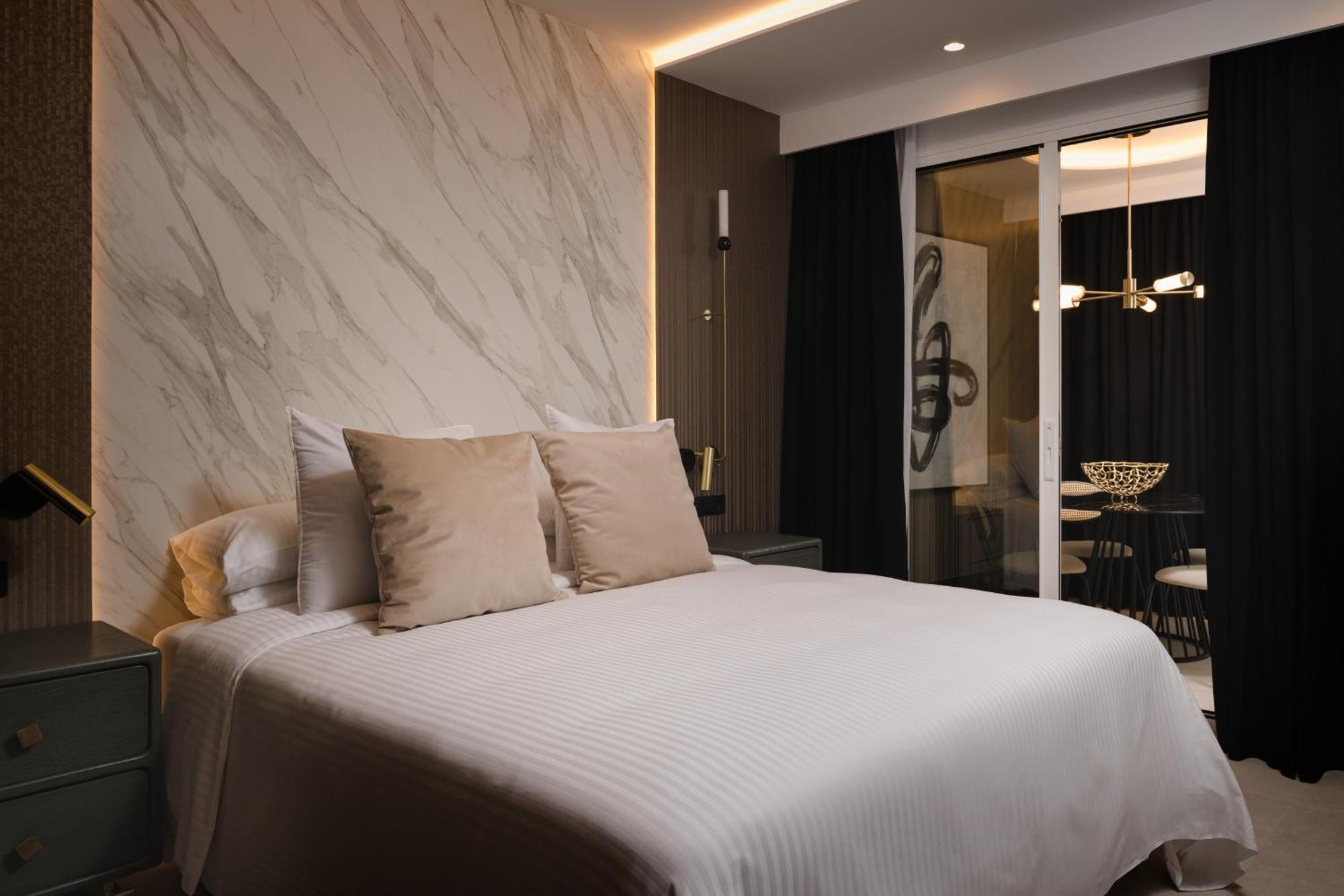 Blue Marina Suites - Boutique Apartments 아리시페 외부 사진