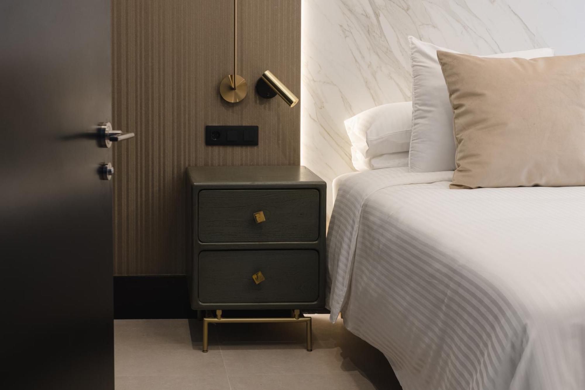 Blue Marina Suites - Boutique Apartments 아리시페 외부 사진