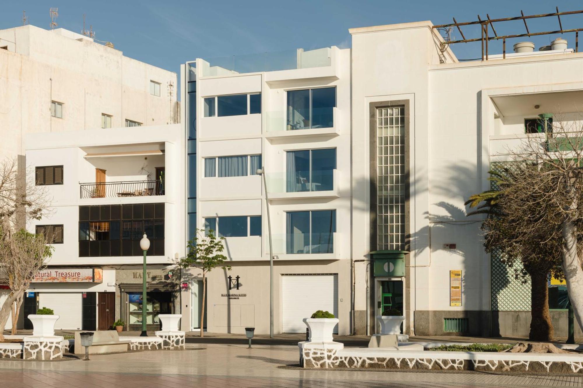 Blue Marina Suites - Boutique Apartments 아리시페 외부 사진