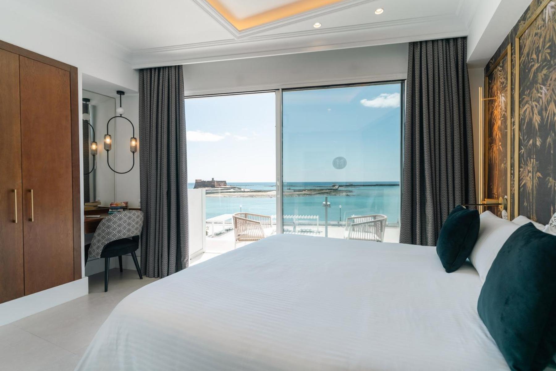 Blue Marina Suites - Boutique Apartments 아리시페 외부 사진