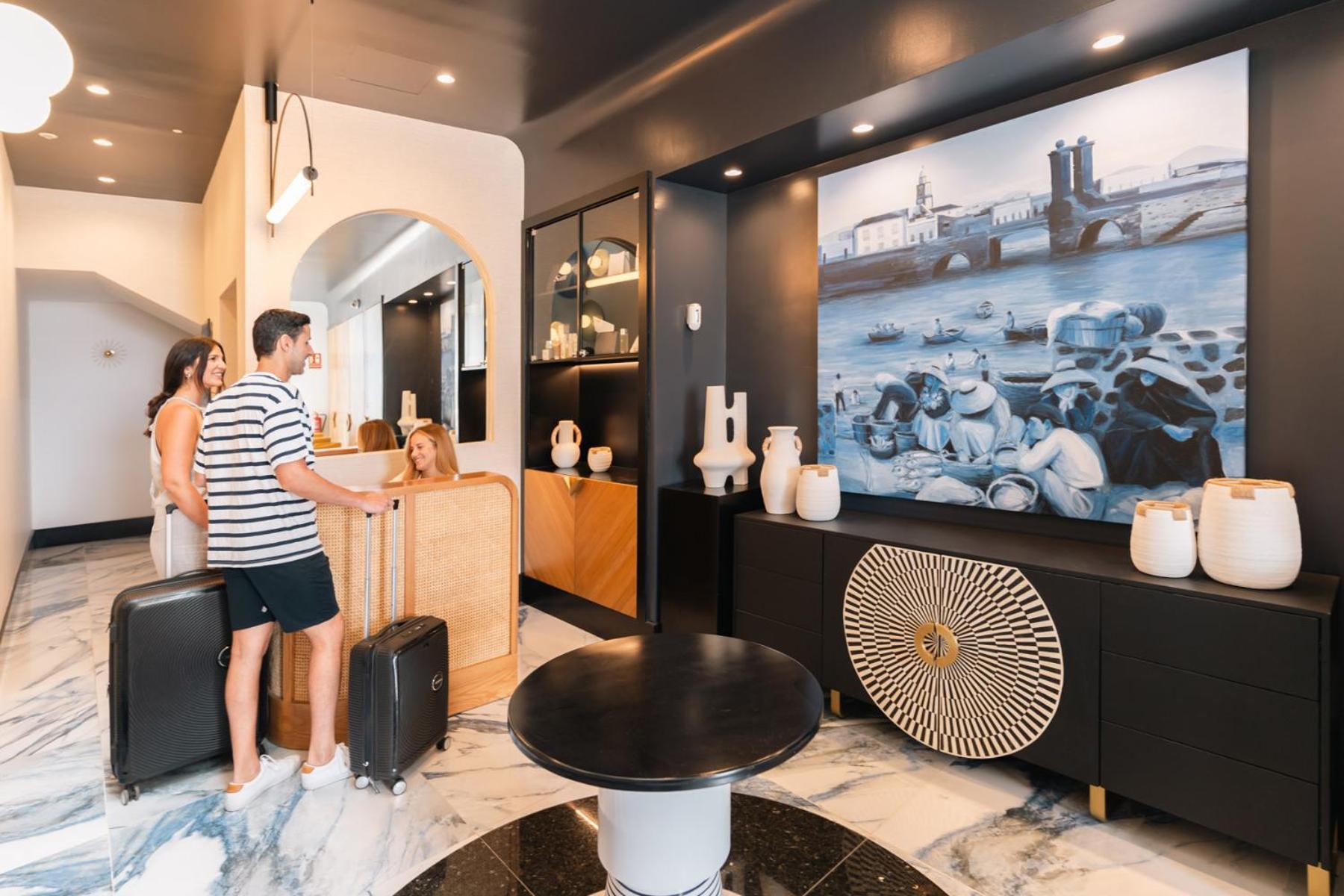 Blue Marina Suites - Boutique Apartments 아리시페 외부 사진